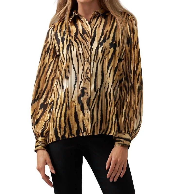 Down mountaineering suitAnimal Print Button Down Top In Black/gold