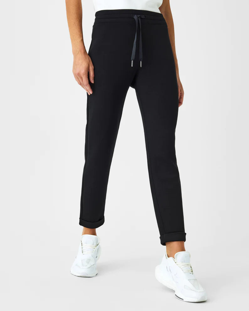 Spanx AirEssentials Tapered Leg Pant In Black